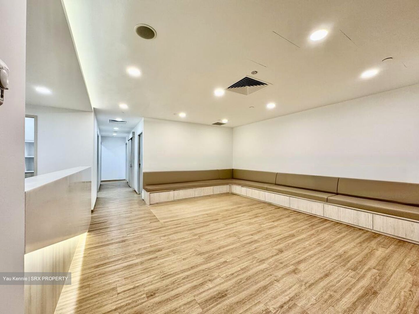 Mount Elizabeth Hospital (D9), Retail #483765921